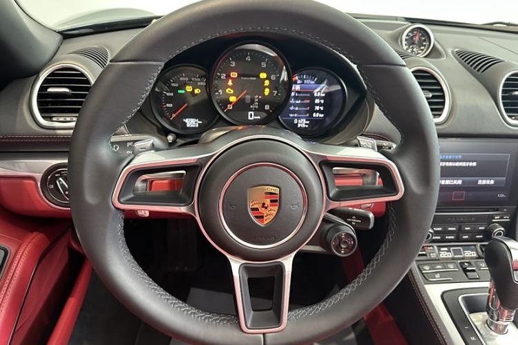 Used Porsche 718 2022 Boxster 2.0T Interior 3