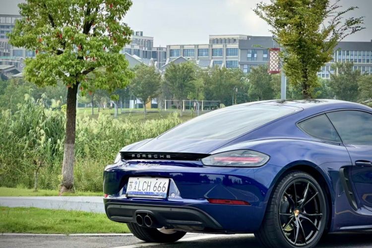 Used Porsche 718 2020 Cayman 2.0T Exterior 6