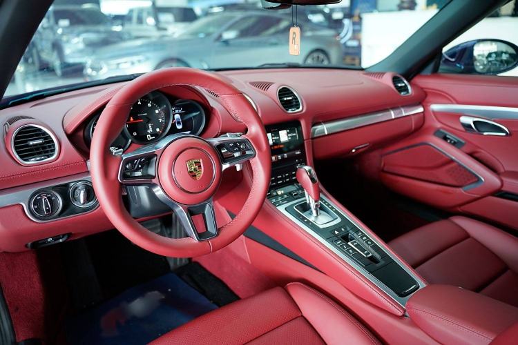 Used Porsche 718 2020 Boxster 2.0T Interior 1