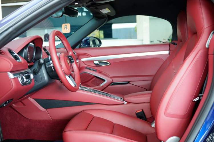 Used Porsche 718 2020 Boxster 2.0T Interior 3