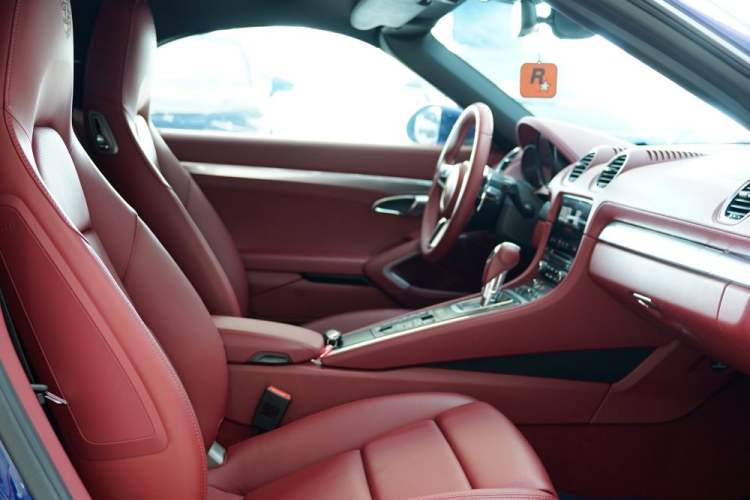 Used Porsche 718 2020 Boxster 2.0T Interior 5