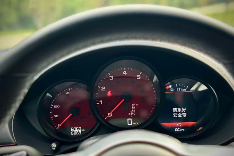 Used Porsche 718 2020 Cayman 2.0T Interior 7