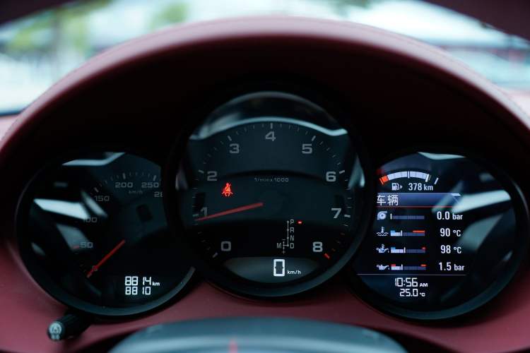 Used Porsche 718 2020 Boxster 2.0T Odometer Close Up