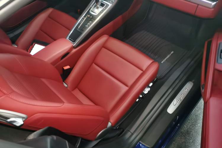 Used Porsche 718 2020 Cayman 2.0T Right Front Seat