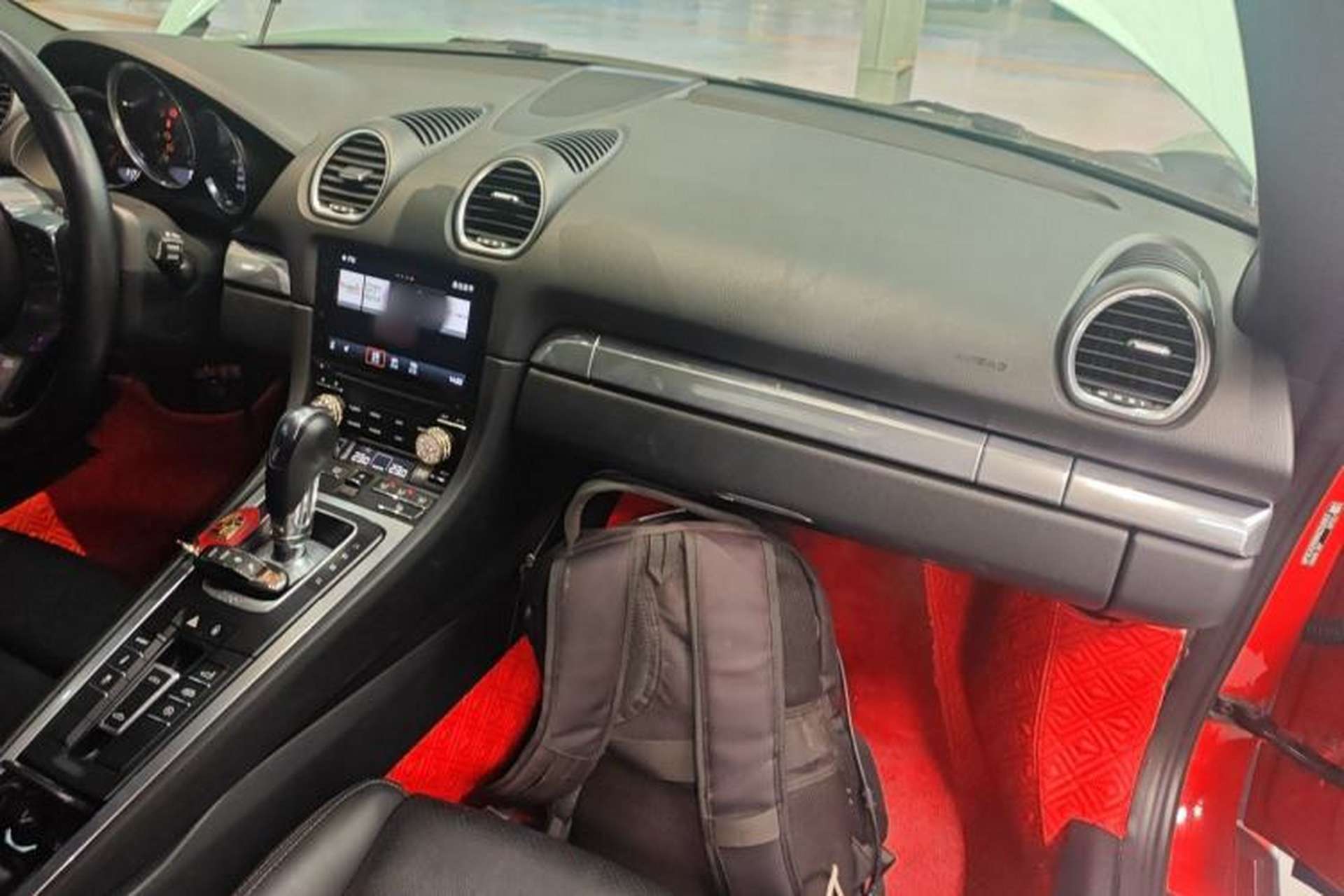 Used Porsche 718 2018 Boxster 2.0T Interior 2