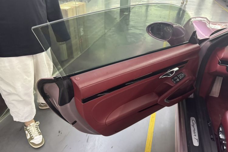 Used Porsche 718 2022 Cayman T 2.0T Interior 7