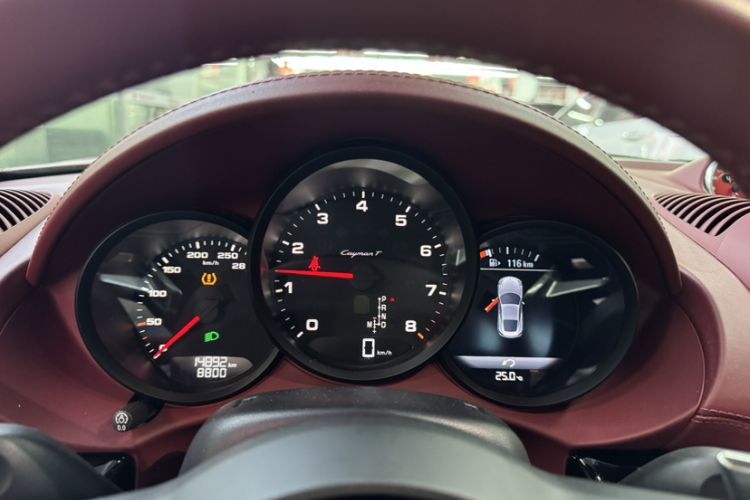 Used Porsche 718 2022 Cayman T 2.0T Odometer Close Up