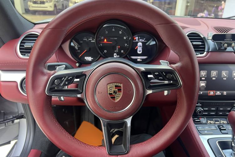 Used Porsche 718 2016 Cayman 2.0T Interior 2
