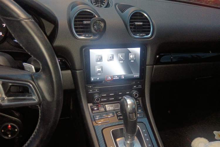 Used Porsche 718 2019 Cayman T 2.0T Audio And AC Panel
