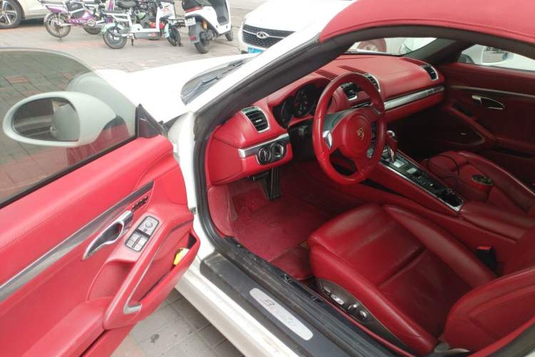 Used Porsche 718  Driver Seat