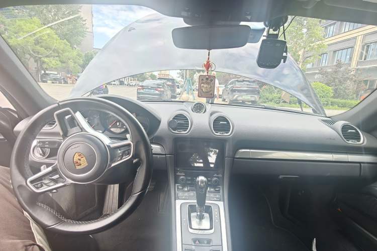 Used Porsche 718 2016 Cayman 2.0T Center Console