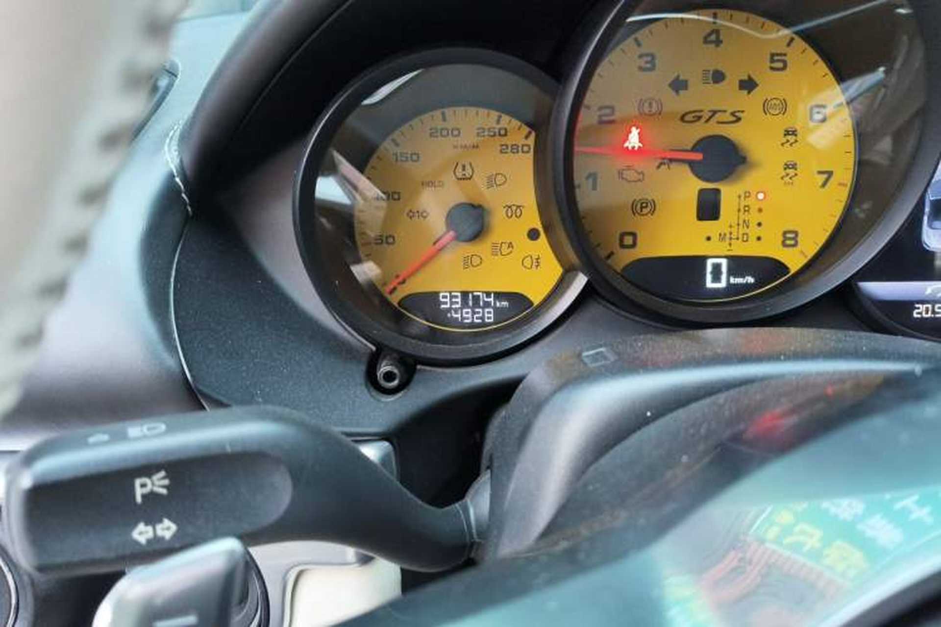 Used Porsche 718 2016 Boxster 2.0T Odometer Close Up