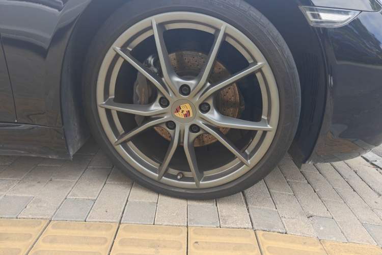 Used Porsche 718 2016 Cayman 2.0T Right Front Wheel Hub