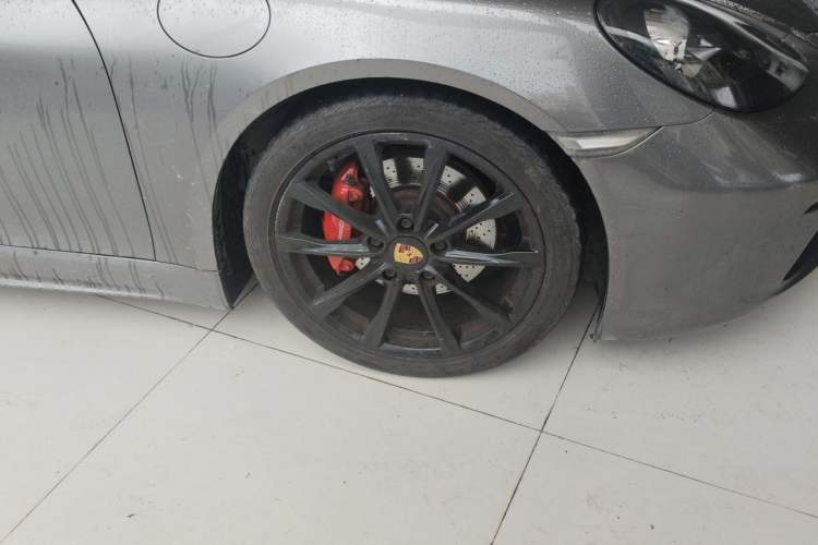Used Porsche 718 2016 Boxster 2.0T Right Front Wheel Hub