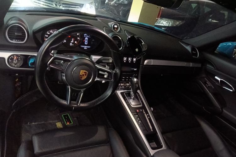Used Porsche 718 2016 Cayman 2.0T Center Console