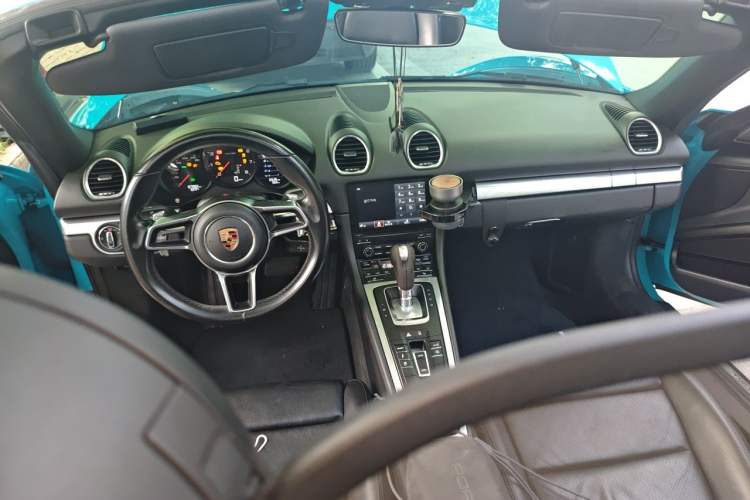 Used Porsche 718 2016 Boxster 2.0T Center Console