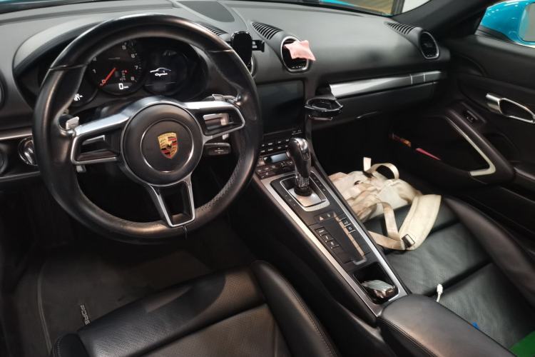 Used Porsche 718 2016 Cayman 2.0T Center Console