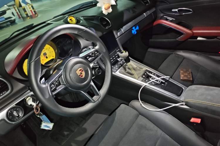 Used Porsche 718 2016 Boxster 2.0T Center Console