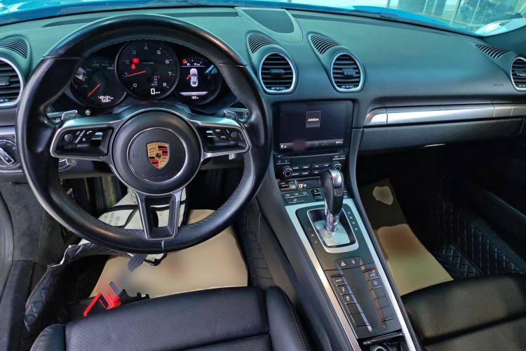 Used Porsche 718 2016 Cayman 2.0T Center Console