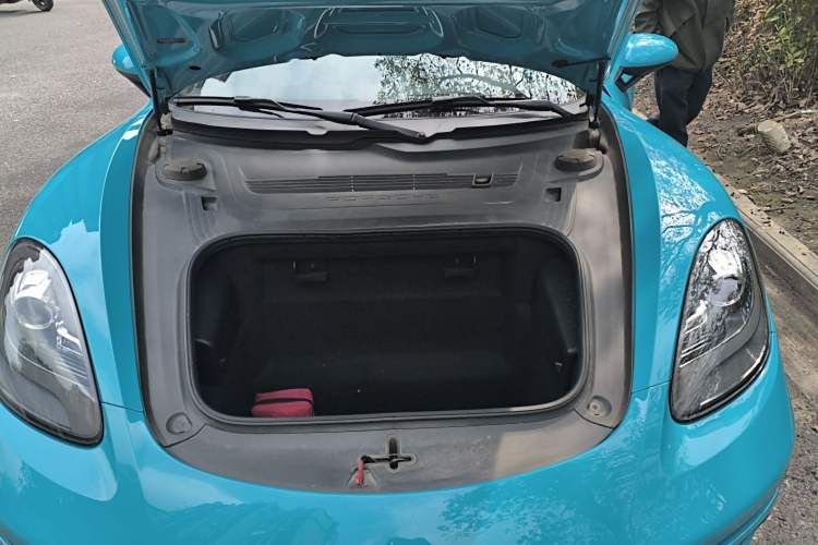 Used Porsche 718 2016 Cayman 2.0T Engine Bay