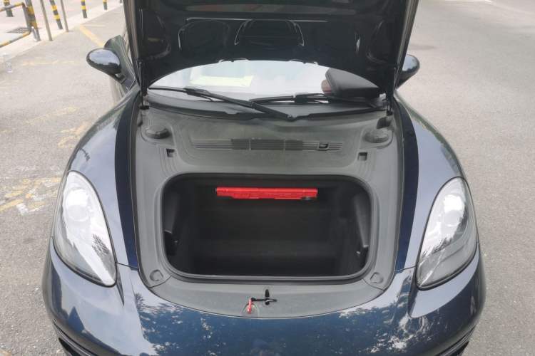 Used Porsche 718 2016 Cayman 2.0T Engine Bay