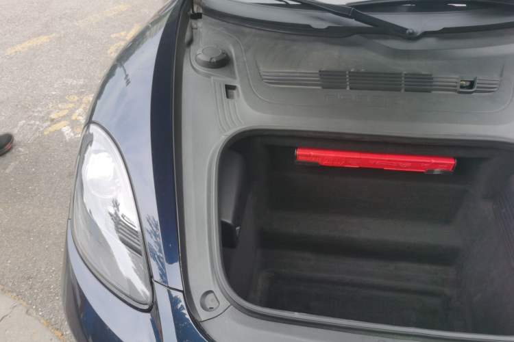 Used Porsche 718 2016 Cayman 2.0T Engine Bay Right
