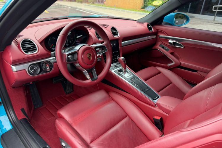 Used Porsche 718 2016 Cayman 2.0T Interior 4