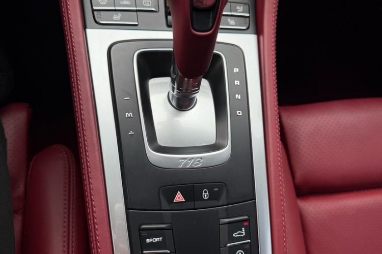 Used Porsche 718 2016 Cayman 2.0T Interior 5