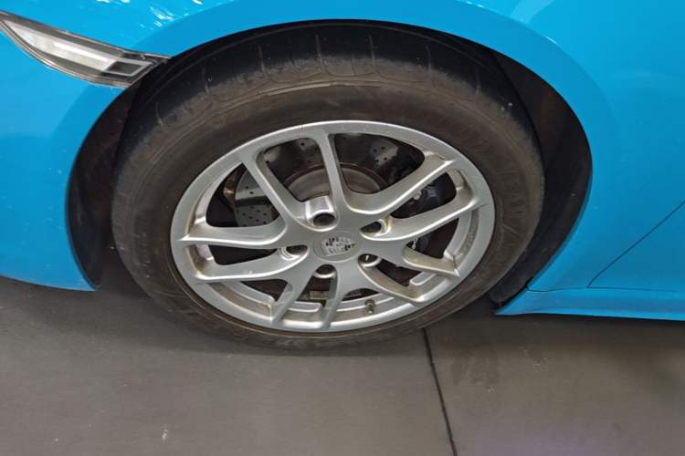 Used Porsche 718 2016 Cayman 2.0T Left Front Wheel Hub