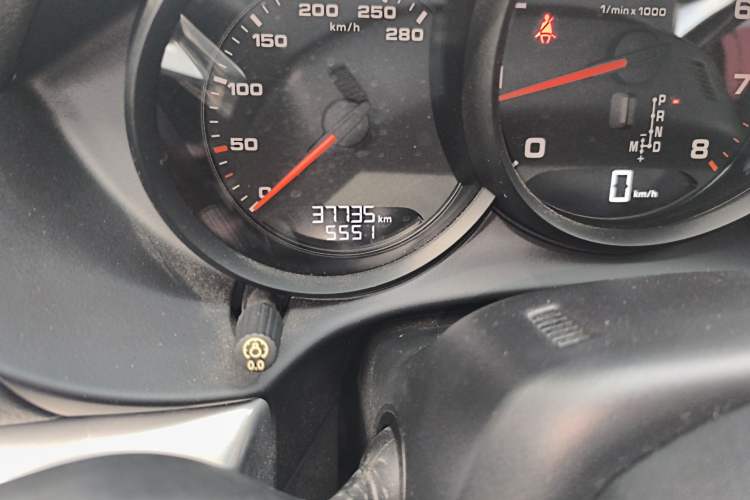 Used Porsche 718 2016 Cayman 2.0T Odometer Close Up