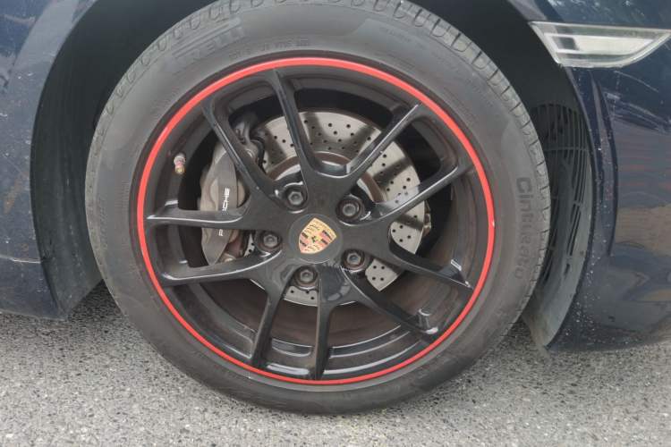 Used Porsche 718 2016 Cayman 2.0T Right Front Wheel Hub