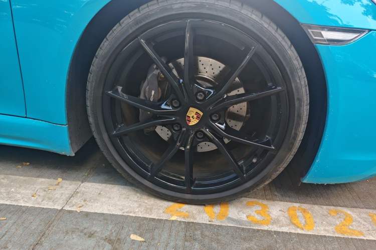 Used Porsche 718 2016 Boxster 2.0T Right Front Wheel Hub