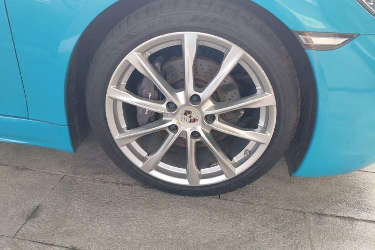 Used Porsche 718 2016 Boxster 2.0T Right Front Wheel Hub
