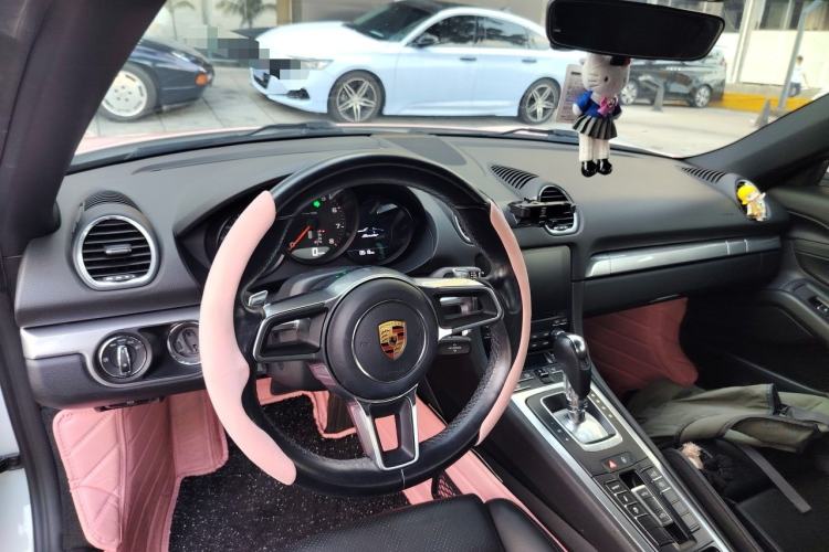 Used Porsche 718 2016 Boxster 2.0T Center Console