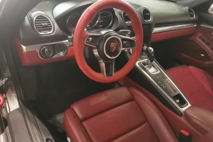 Used Porsche 718 2016 Cayman 2.0T Center Console