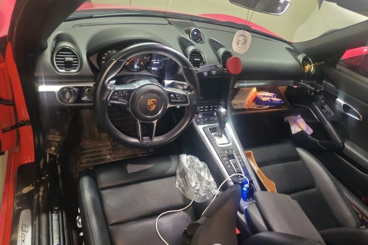 Used Porsche 718 2016 Boxster 2.0T Center Console