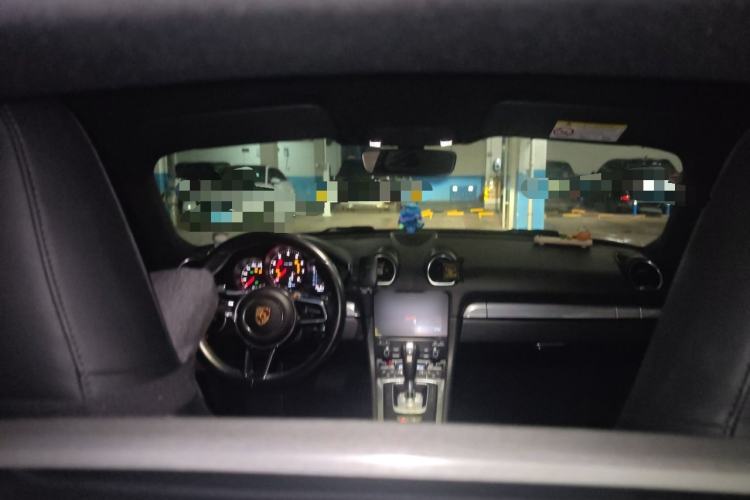 Used Porsche 718 2016 Cayman 2.0T Center Console