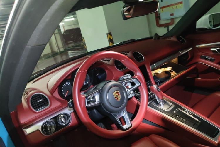 Used Porsche 718 2016 Cayman 2.0T Center Console