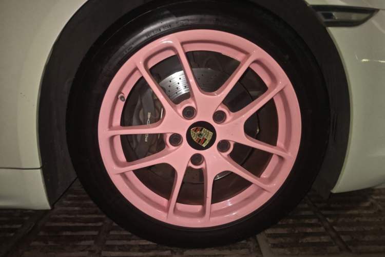 Used Porsche 718 2016 Cayman 2.0T Right Front Wheel Hub