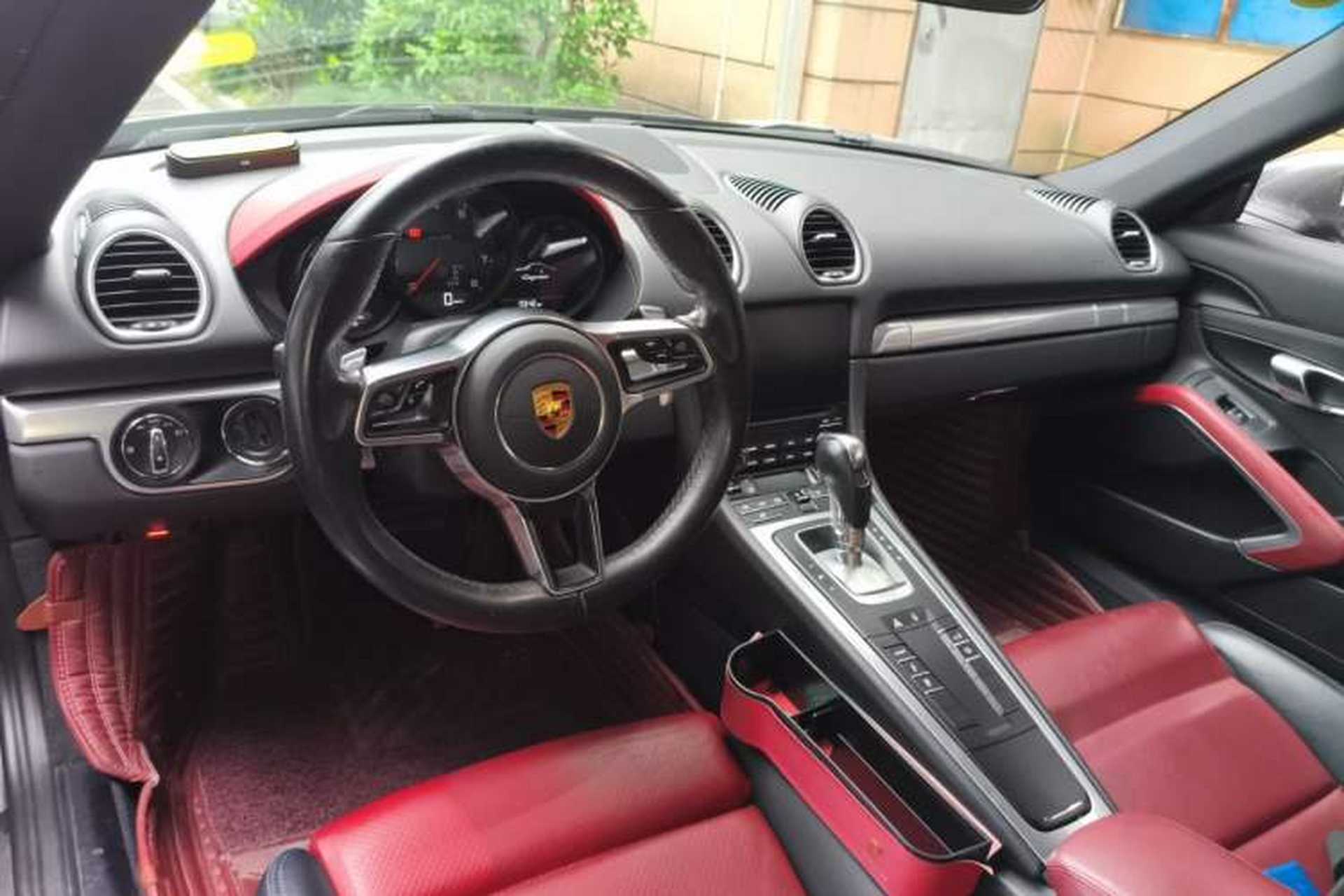 Used Porsche 718 2016 Cayman 2.0T Center Console