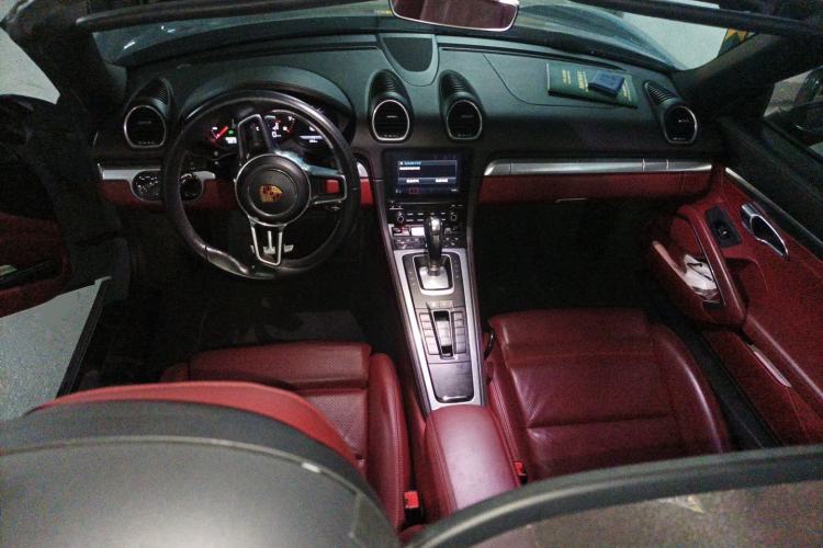 Used Porsche 718 2016 Boxster 2.0T Center Console