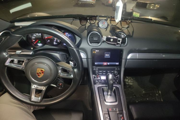 Used Porsche 718 2016 Cayman 2.0T Center Console