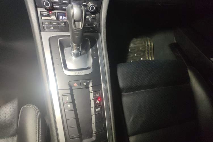 Used Porsche 718 2016 Cayman 2.0T Gear Lever