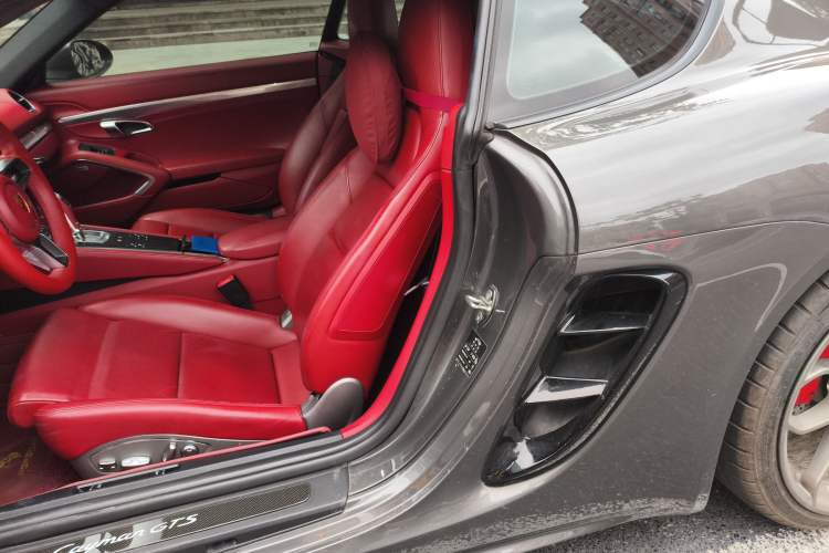 Used Porsche 718 2016 Cayman 2.0T Left Rear Seat