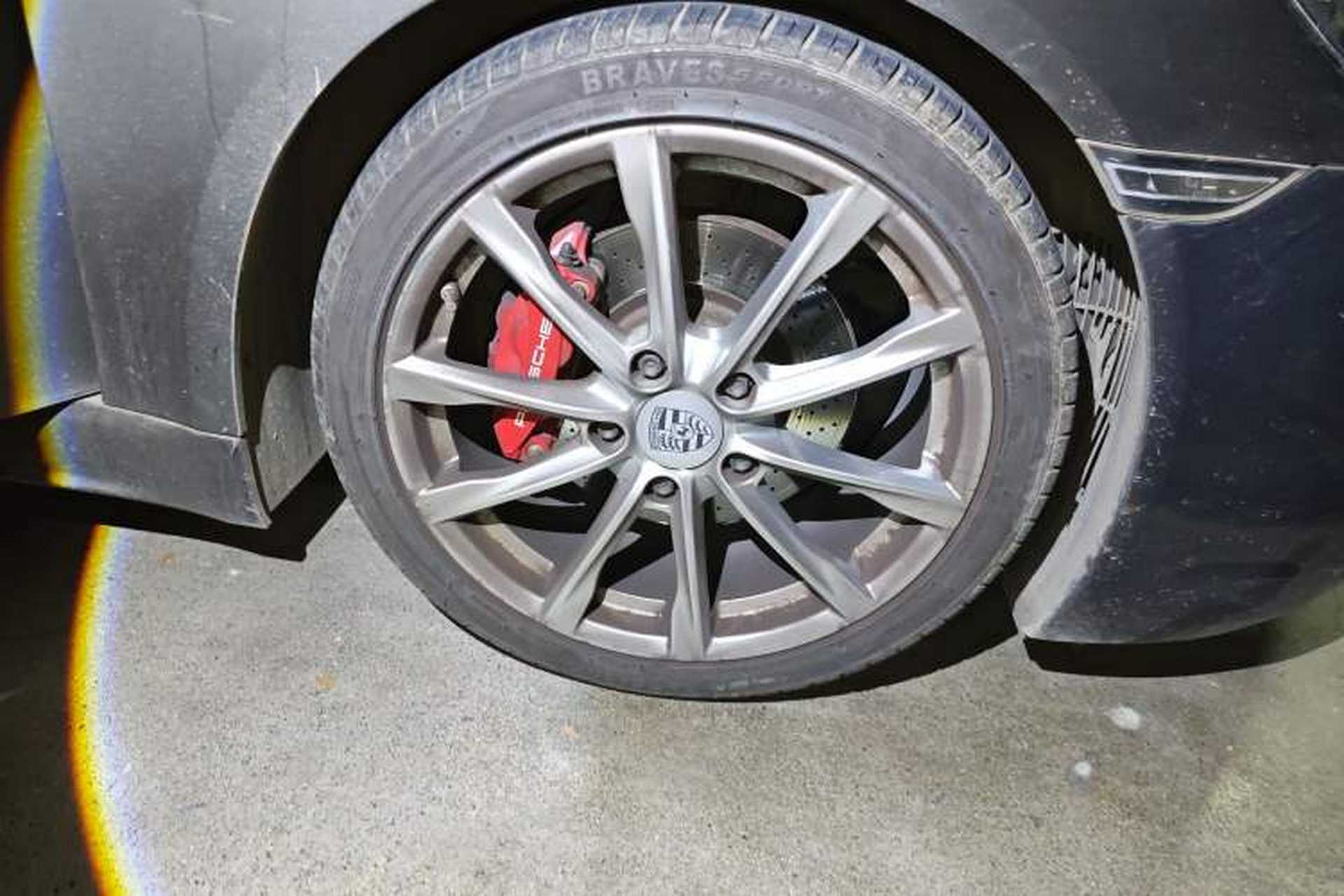 Used Porsche 718 2016 Boxster 2.0T Right Front Wheel Hub