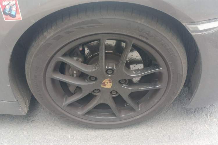 Used Porsche 718 2016 Boxster 2.0T Right Front Wheel Hub
