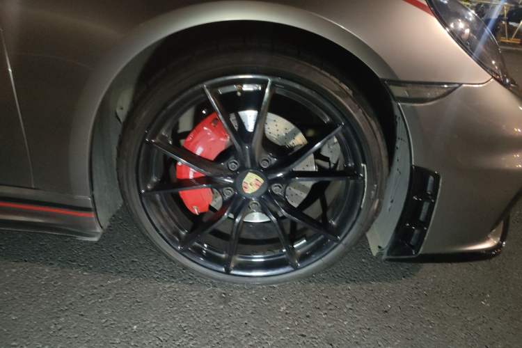 Used Porsche 718 2016 Cayman 2.0T Right Front Wheel Hub