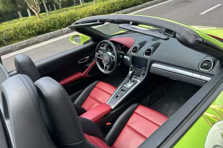 Used Porsche 718 2016 Boxster 2.0T Interior 10