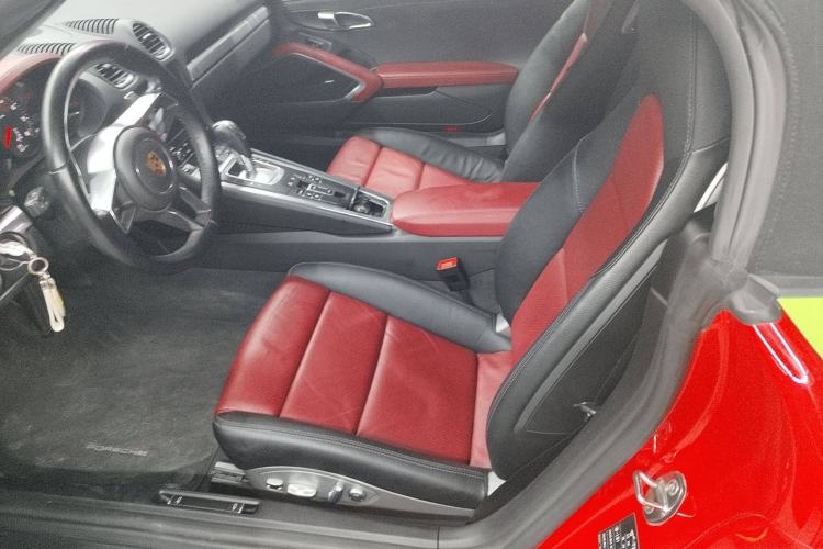 Used Porsche 718 2016 Boxster 2.0T Interior 4