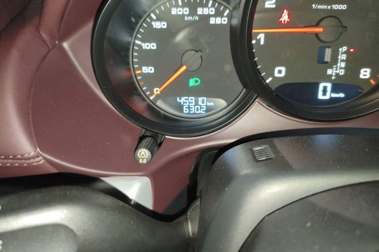 Used Porsche 718 2016 Cayman 2.0T Odometer Close Up